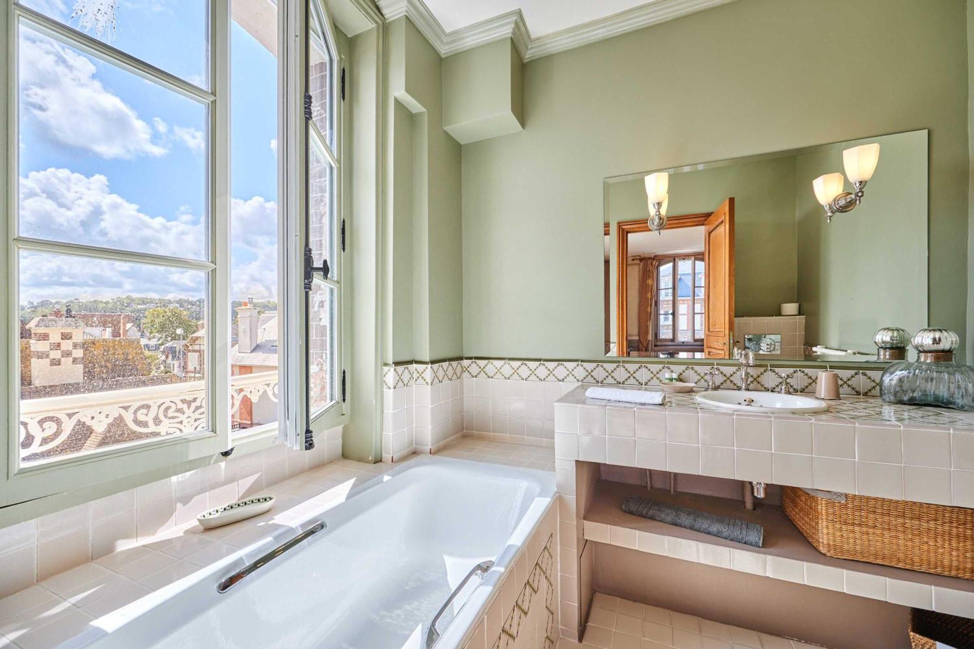 Luxurious 4 Bedroom Duplex, 200M From Place Morny Deauville Exterior photo